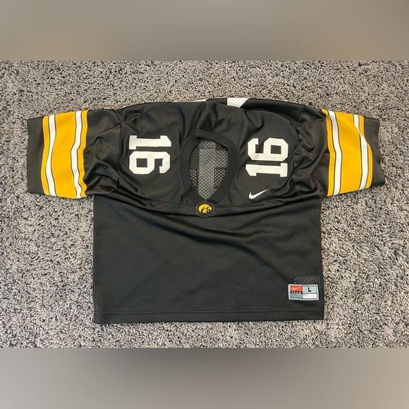 IOWA HAWKEYES Nike Team FOOTBALL Jersey #16 Chuck Long Retired Youth Large EUC! - Picture 6 of 9